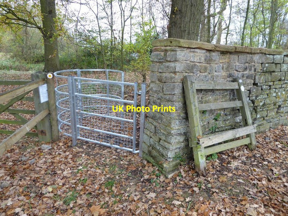 Photo 6"x4" New kissing gate in Croome Park Dunstall Common c2016