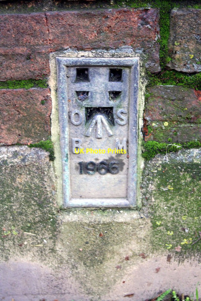 Photo 6"x4" Benchmark on The Bell Hotel Shipton\/SP7727 c2016