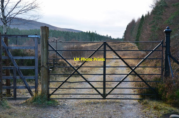Photo 6"x4" Iron gate on the Pattack track Kinloch Loggan c2016