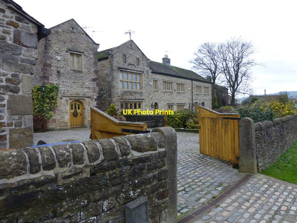 Photo 6"x4" Mullioned windows in Carleton in Craven Skipton c2016