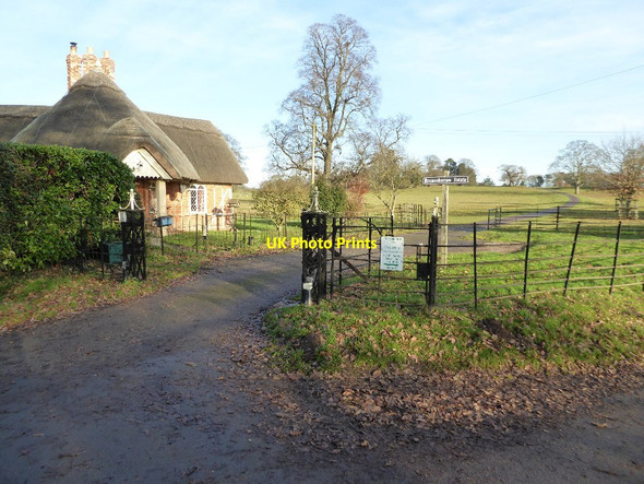 Photo 6"x4" South Lodge and entrance to Bromesberrow Place Bromesberrow c2016