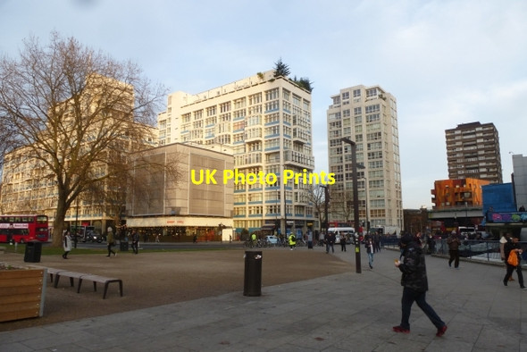 Photo 6"x4" Elephant and Castle London c2016