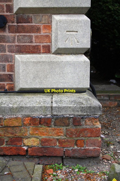 Photo 6"x4" Benchmark on County Offices, Balderton Gate Newark-on-Trent c2016