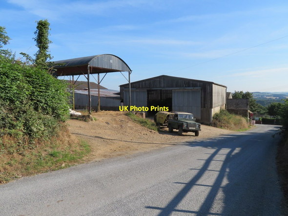 Photo 6"x4" Passing Denfords Farm North Town\/SS5109 c2016