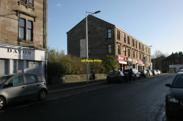 Photo 6"x4" Tenements and shops, Cross Arthurlie Street, Barrhead Barrhead c2017