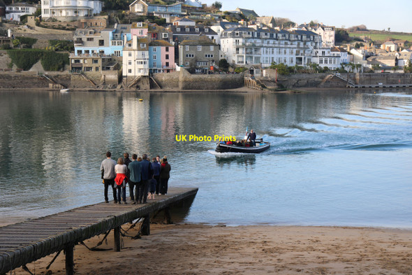 Photo 6"x4" Waiting for the ferry Salcombe c2016
