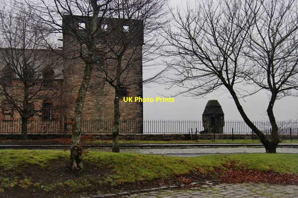 Photo 6"x4" Newark Castle at Port Glasgow Port Glasgow c2017