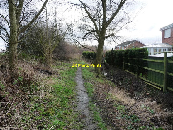 Photo 6"x4" Public footpath on the northern edge of Great Houghton Thurnscoe c2017
