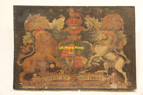 Photo 6"x4" Royal Arms in All Saints' church Orby c2015