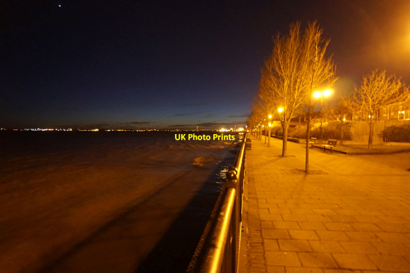 Photo 6"x4" Tidal Surge on the River Humber Kingston upon Hull c2017
