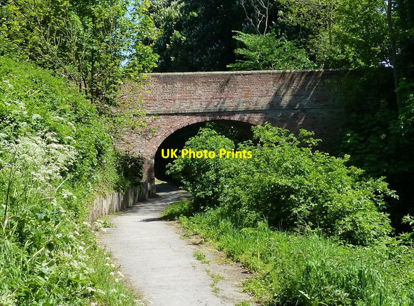 Photo 6"x4" Vincent Bridge No 67 along the Grantham Canal Harlaxton c2014