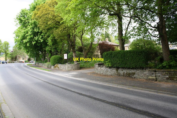 Photo 6"x4" Carleton Road approaching Carleton New Road junction Skipton c2016