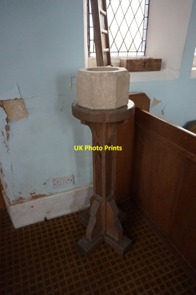 Photo 6"x4" Font in St James Church Old Ellerby c2017