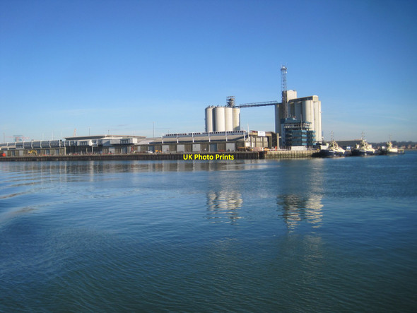 Photo 6"x4" Southampton docks, radar station and cruise liner terminal Ocean Village c2017
