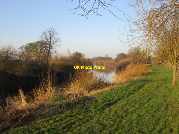 Photo 6"x4" The River Aire at Airmyn Goole c2017