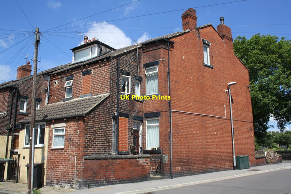 Photo 6"x4" Houses at junction of Noster Road and Noster Grove Beeston Hill c2016