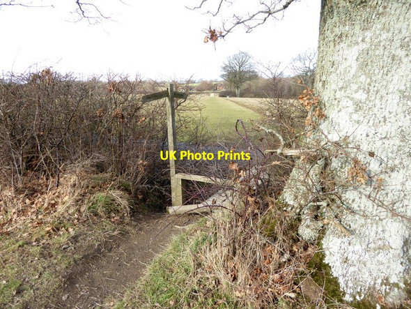 Photo 6"x4" Footpath goes north to the east of Lower Edburton Barn Woodmancote\/TQ2314 c2017