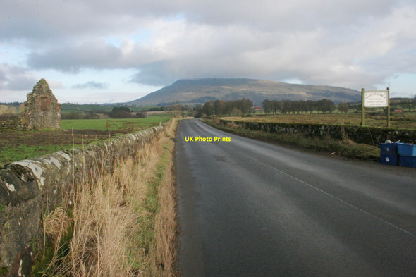 Photo 6"x4" The B818 looking towards the Fintry Hills Ballochearn c2017