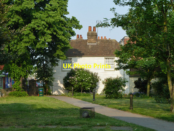 Photo 6"x4" 2, Upminster Road South, Rainham Rainham\/TQ5282 c2011