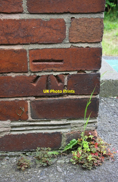 Photo 6"x4" Benchmark on #92 Scott Hall Road Leeds\/SE3034 c2016