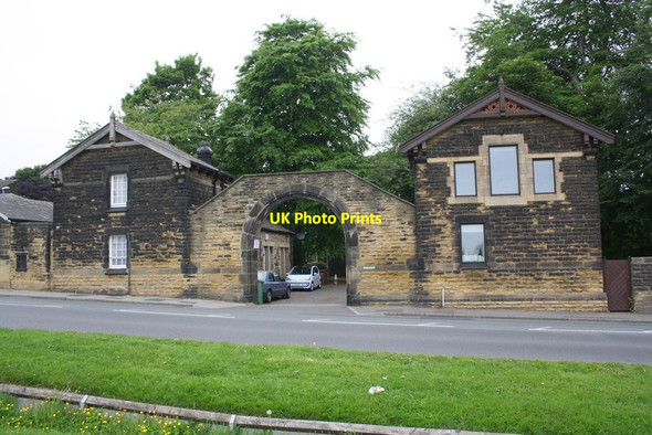 Photo 6"x4" Entrance to former Potternewton House seen across B6159 Leeds\/SE3034 c2016