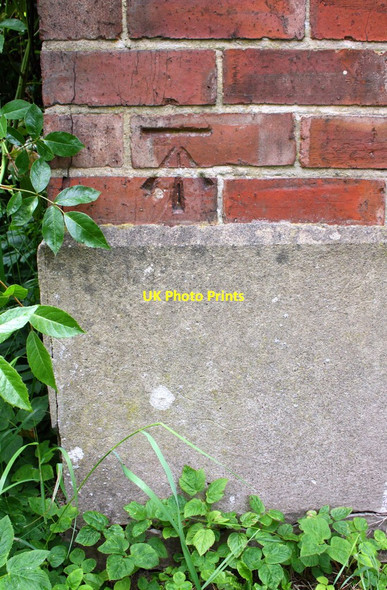 Photo 6"x4" Benchmark on #1 Scotton Park Scotton\/SE1896 c2016