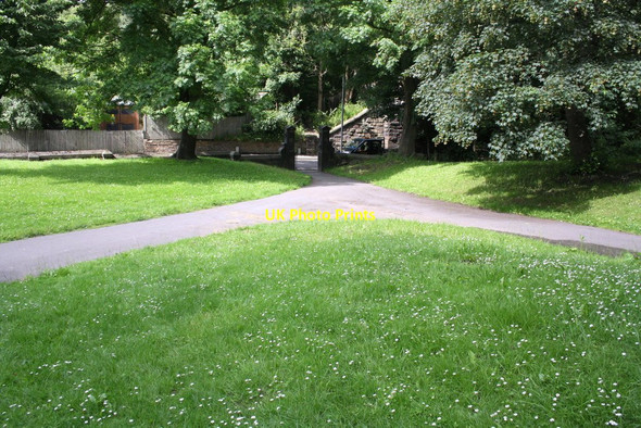 Photo 6"x4" Exit from Wortley Recreation Ground to Oldfield Lane Green Side\/SE2732 c2016