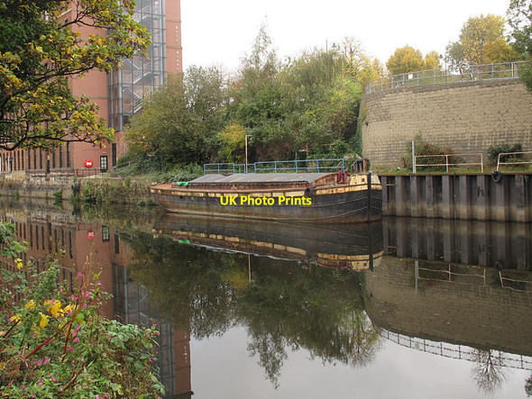 Photo 6"x4" Barge moored on the river Aire Leeds\/SE3034 c2016
