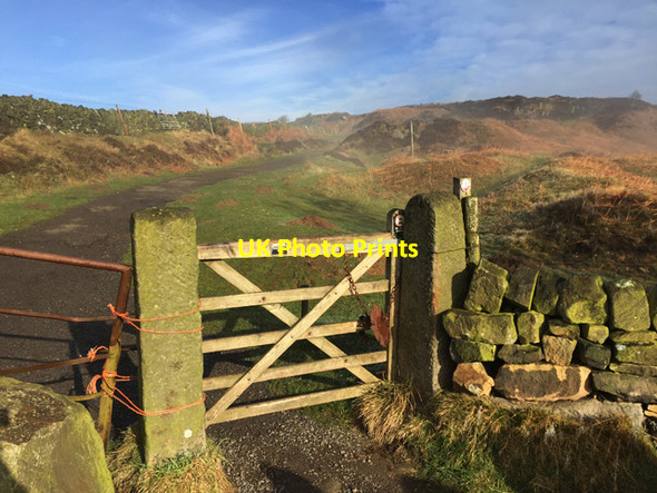 Photo 6"x4" Gate at the top of Bar Road Baslow c2017