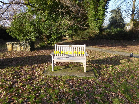 Photo 6"x4" Memorial seat in churchyard Poynings c2017