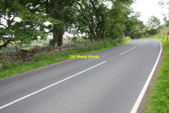 Photo 6"x4" A684 heading west beside Cotter Riggs Cotterdale c2016