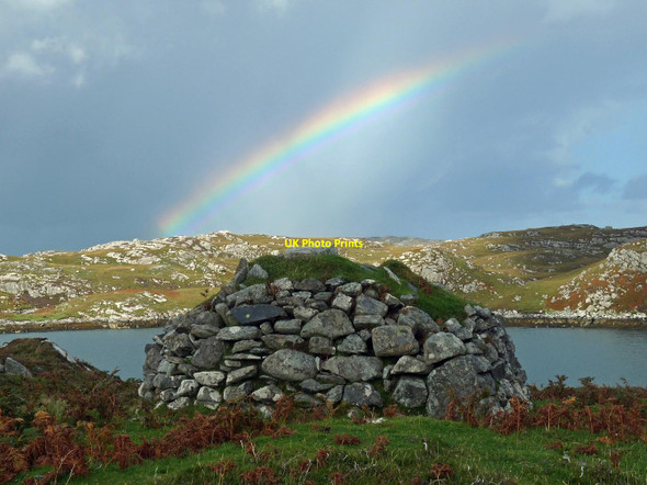 Photo 6"x4" Shieling above Tob Ch\u00c3\u00a8urabhagh, Great Bernera\/Be\u00c3\u00a0rnaraigh Breacleit c2016