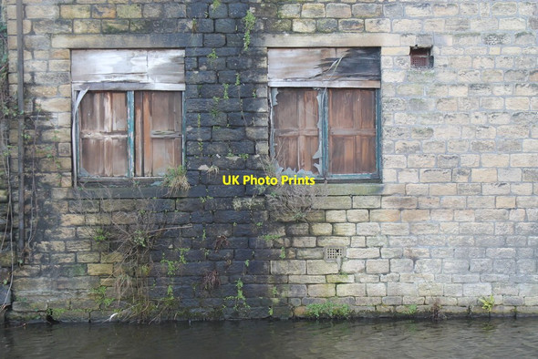 Photo 6"x4" Windows on the canal Shipley\/SE1437 c2017