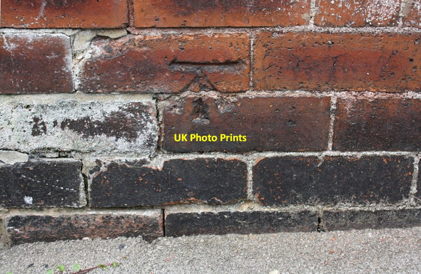 Photo 6"x4" Benchmark on #2 Salisbury Avenue Armley c2016