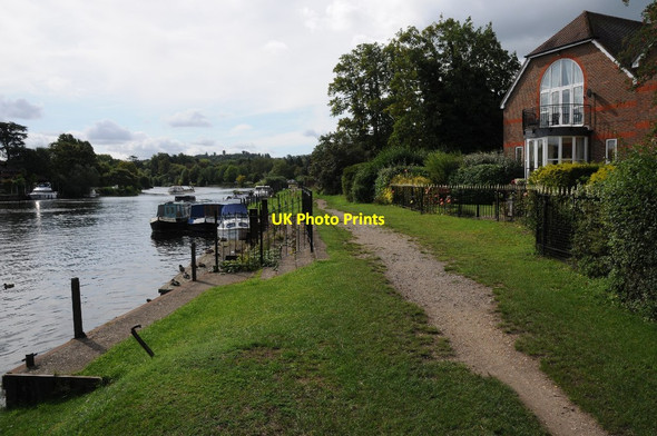 Photo 6"x4" The Thames Path at Old Windsor Egham c2011