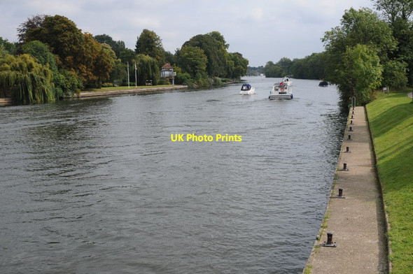 Photo 6"x4" The River Thames at Sunbury Sunbury c2011