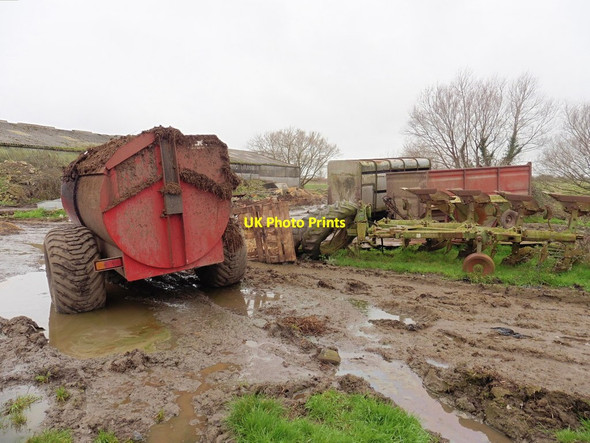 Photo 6"x4" Lower Nythe farmyard Nythe\/ST4234 c2017