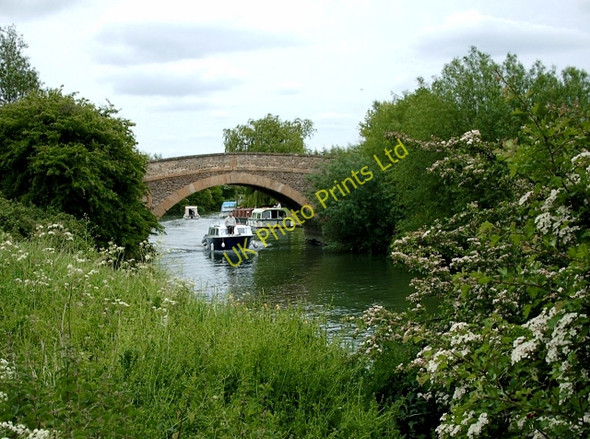 Photo 6"x4" Tadpole Bridge. River Thames Oxfordshire Buckland Marsh c2005