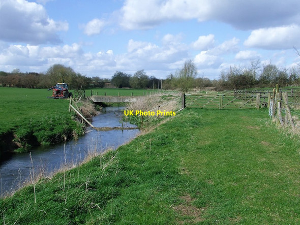 Photo 6"x4" River Pant And Footpath Hawkin's Hill c2017