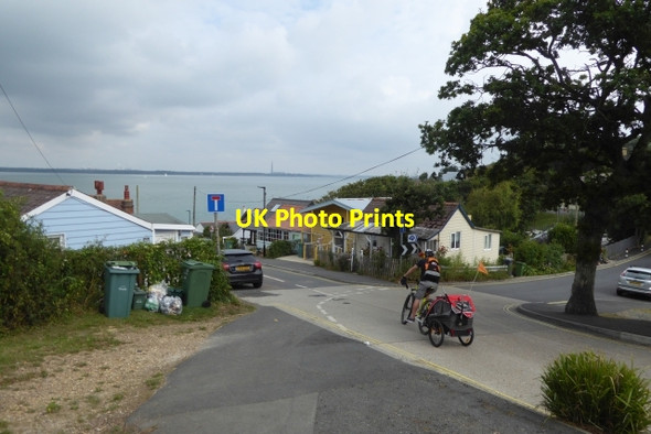Photo 6"x4" Shore Road Cowes c2016