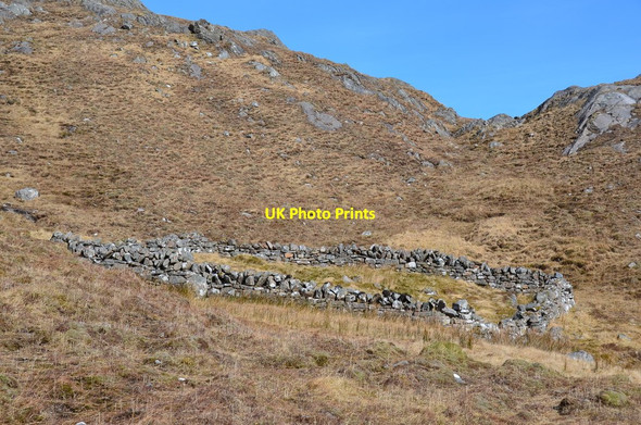 Photo 6"x4" Sheepfold above the Allt Grannda Allt Grannda\/NH0216 c2017