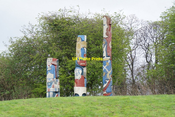 Photo 6"x4" Totem poles in Cuthill Park, Prestonpans Prestonpans c2017