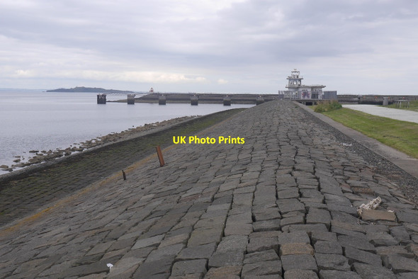 Photo 6"x4" Breakwater, Western Docks Newhaven\/NT2577 c2016