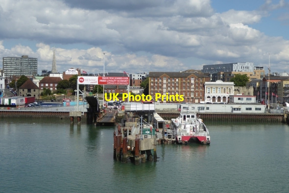 Photo 6"x4" Vehicle Ferry dock Ocean Village c2016