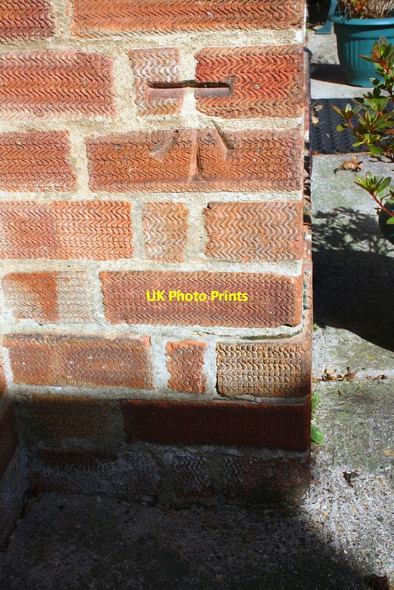 Photo 6"x4" Benchmark on #91 Drift Road Stamford\/TF0207 c2016