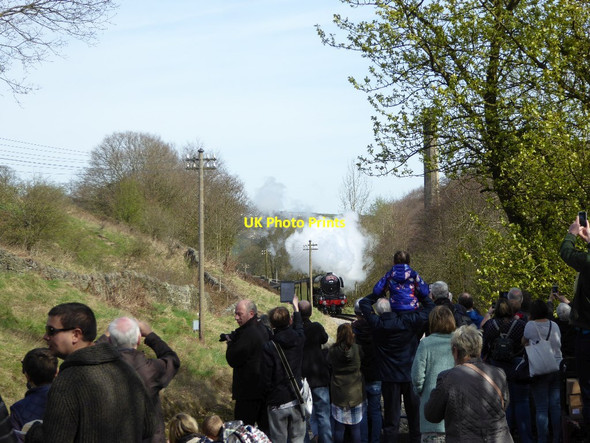 Photo 6"x4" The Flying Scotsman approaching Haworth Haworth c2017