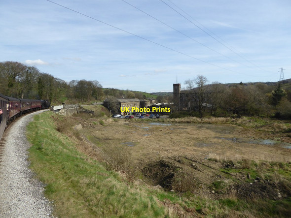 Photo 6"x4" On the Keighley and Worth Valley Railway Dockroyd c2017