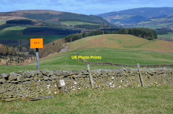 Photo 6"x4" Gas pipeline marker, Damhead Rig Rigg c2017