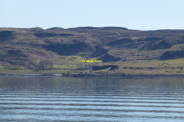 Photo 6"x4" Barr-nam-boc Bay Torbhain M\u00f2r c2017