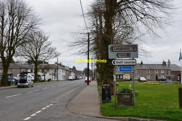 Photo 6"x4" Douglas Square, Newcastleton Newcastleton or Copshaw Holm c2017